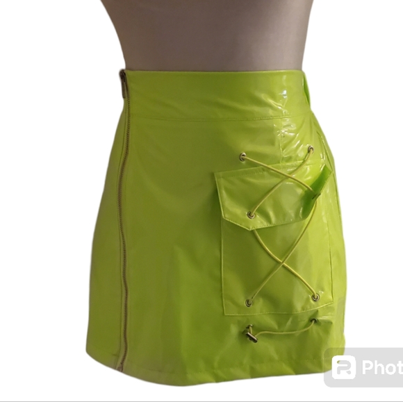 Vinyl Bodycon Miniskirt - Picture 3 of 7